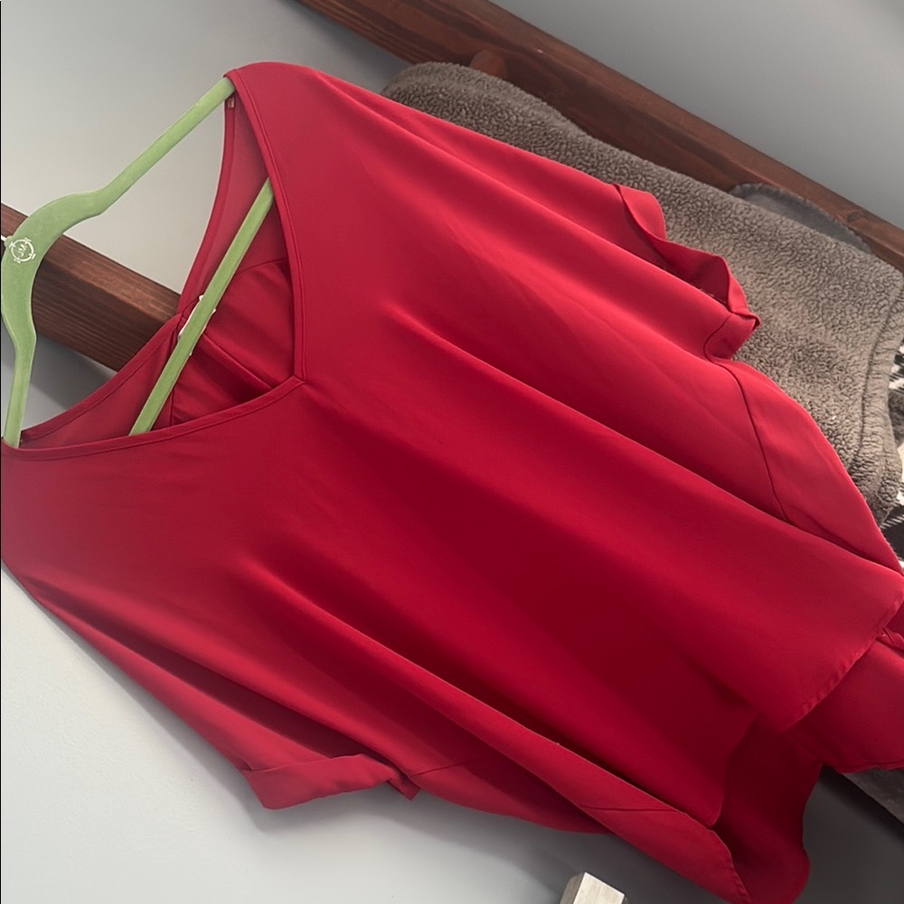 Elegant Red Women's Lush Red Top Size Large